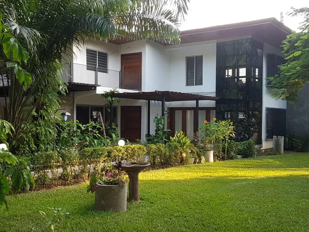 3 bedroom house for rent at Labone